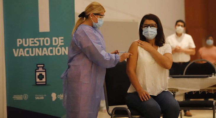 Se aplicaron casi 377 mil dosis en un día en todo el país
