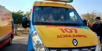Presentan a la primera mujer chofer de ambulancia en Córdoba