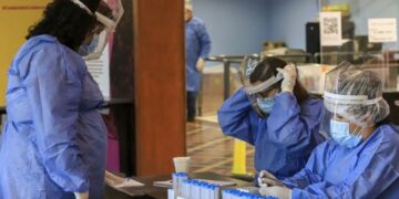 Informan 426 muertes y 15.077 contagios por Covid-19 en el país