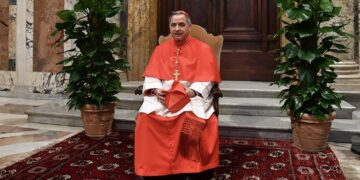 El Vaticano inició el juicio contra Becciu