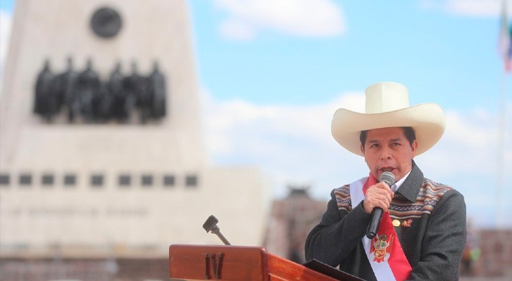 En la jura simbólica, Castillo anunció un diálogo nacional