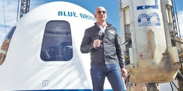 Jeff Bezos, a punto de despegar hacia el espacio