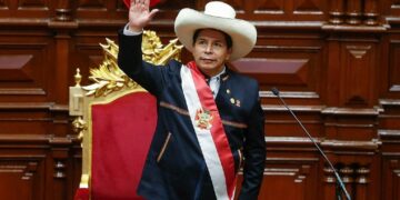 Castillo prometió un cambio responsable al asumir el nuevo Gobierno