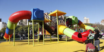 Nuevos juegos para niños en la Plaza de la Intendencia