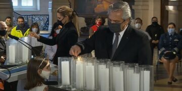 Ordenan cinco días de duelo por los más de 100.000 muertos de covid-19