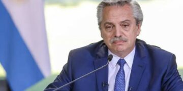 Fernández criticó el bloqueo a Cuba y Venezuela