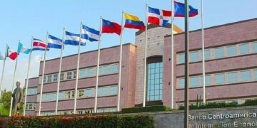Un crédito inédito del BCIE para combatir la violencia de género