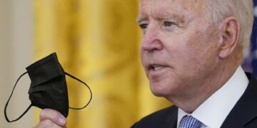 Biden impone la inoculación a los empleados públicos