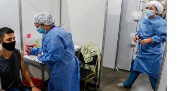 La campaña de inmunización nacional se extiende a los sub 30