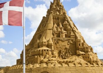 Este es el castillo de arena más grande del mundo, con un curioso detalle referido al coronavirus