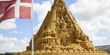 Este es el castillo de arena más grande del mundo, con un curioso detalle referido al coronavirus