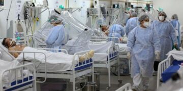 135 personas murieron y 10.356 fueron reportadas con coronavirus