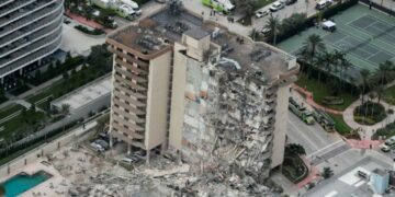 Se eleva a 94 el número de muertos por el derrumbe en Miami