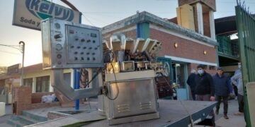 Empleados toman el control de la fábrica de soda Kelvy