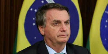 Operan a Bolsonaro de urgencia por una obstrucción intestinal