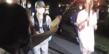 Intentó apagar la llama olímpica con una pistolita de agua