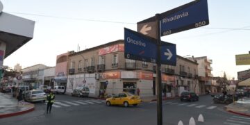 Modifican el sentido de circulación de calles Rivadavia y San Martín