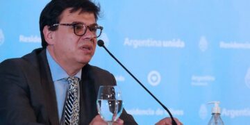 Moroni afirmó que evalúan pagar un bono a jubilados