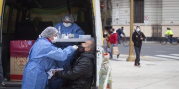 225 personas murieron y 11.136 fueron reportadas con coronavirus