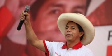 Castillo asume en Perú con una alta expectativa por su discurso