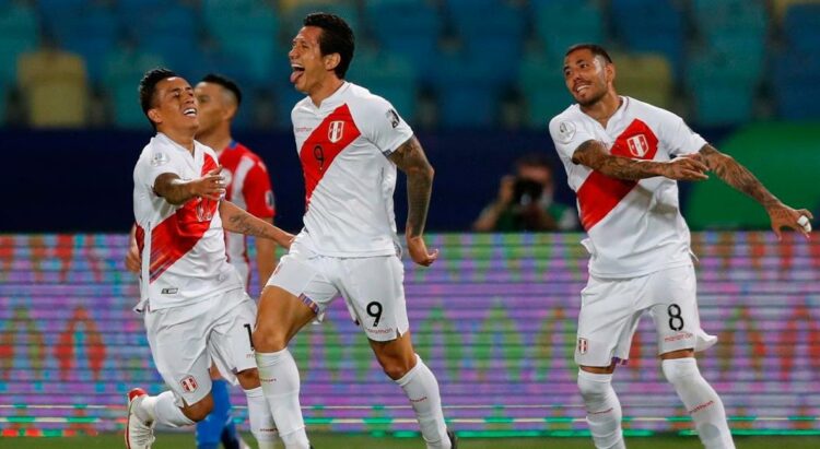 Perú fue mejor en los penales y eliminó a Paraguay