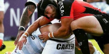 Un rugbier le metió el dedo en el ano a su rival y lo sancionaron con diez partidos sin jugar