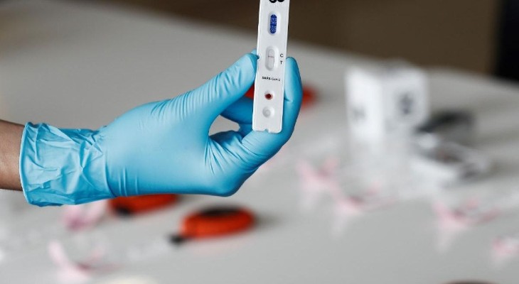 Confirman prisión preventiva para bioquímicas que falsificaban testeos