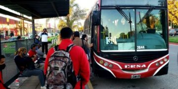 Desde este sábado, el boleto de transporte urbano costará $49.88