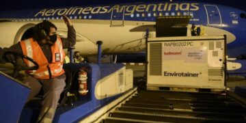Llegó al país otro avión con más de 760 mil dosis de vacunas Sinopharm