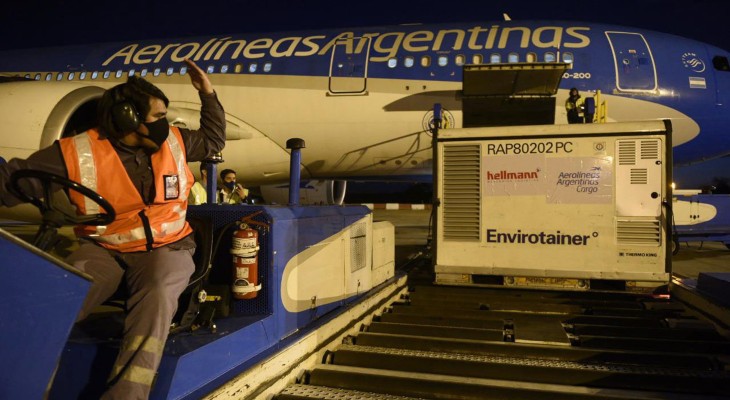 Llegó al país otro avión con más de 760 mil dosis de vacunas Sinopharm Llegó al país otro avión con más de 760 mil dosis de vacunas Sinopharm