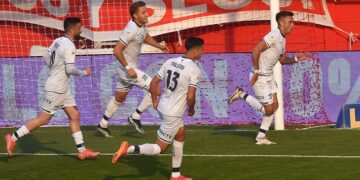 Talleres venció a Argentinos Juniors y llegó a la cima del torneo