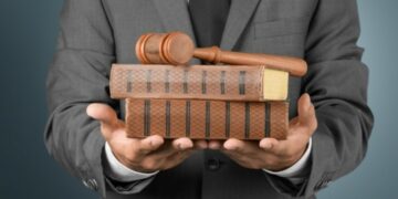 Abogados, colegios profesionales, y aumentos incomprensibles