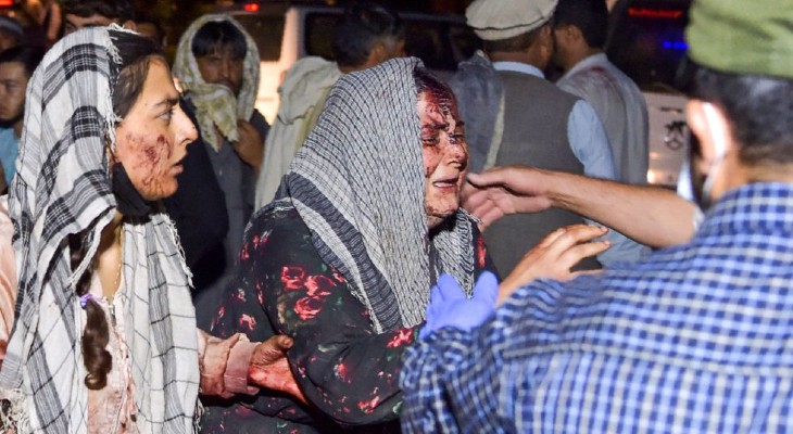 Matanza en el aeropuerto de Kabul por dos ataques suicidas