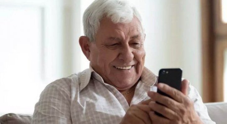 BNA prorrogó la financiación de celulares para adultos mayores
