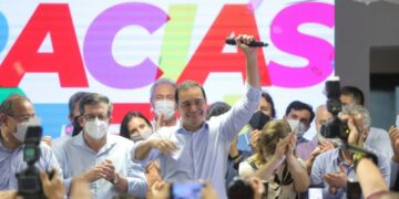 Valdés fue reelegido con el 77% de los votos en Corrientes