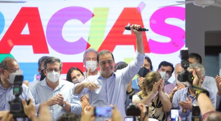 Valdés fue reelegido con el 77% de los votos en Corrientes