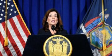 Asumió la primera gobernadora de Nueva York