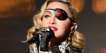 En el día de su cumpleaños, Madonna anunció un nuevo acuerdo con Warner