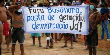 Bolsonaro, acusado en La Haya de genocidio contra indígenas