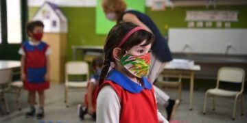 Con protocolos, los colegios podrán extender la jornada