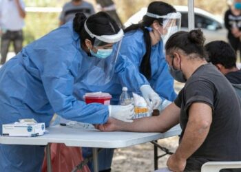 121 personas murieron y 6.183 contrajeron coronavirus