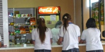 Con protocolos, reabren las cantinas escolares