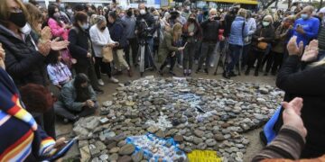 Proponen replicar en Córdoba el homenaje a los fallecidos por Covid
