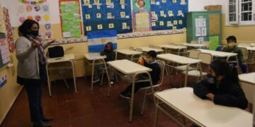 Docentes de jornada extendida reclaman su regularización