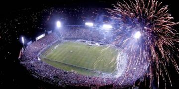 Lammens adelantó que a fines de septiembre volverá el público a las canchas