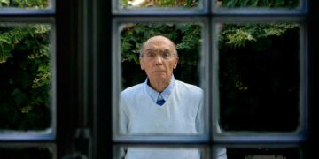 José Saramago y las crónicas políticas de Extra