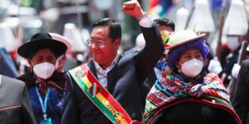 Hugo Siles: Bolivia, entre el norte y el gigante chino