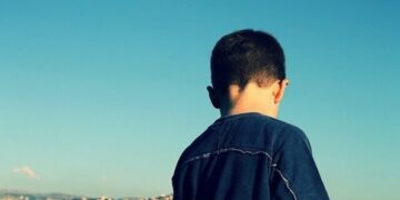 Disponen que un niño se inscriba con apellido materno en primer lugar