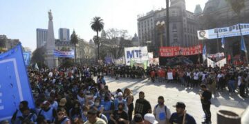 Organizaciones sociales reclamaron trabajo digno y salario universal