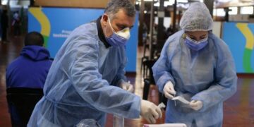Se notificaron 1.631 contagios y 14 fallecimientos en la provincia